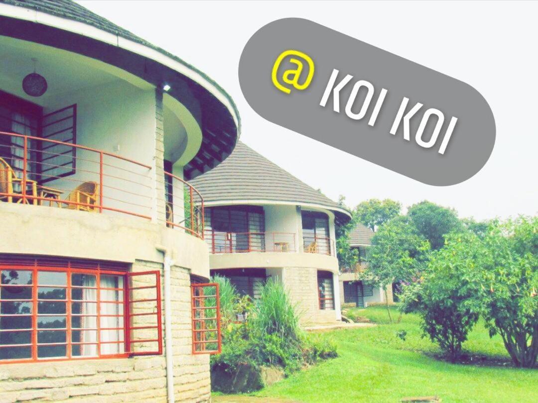 Koi Koi, Fort Portal Kasusu Eksteriør billede